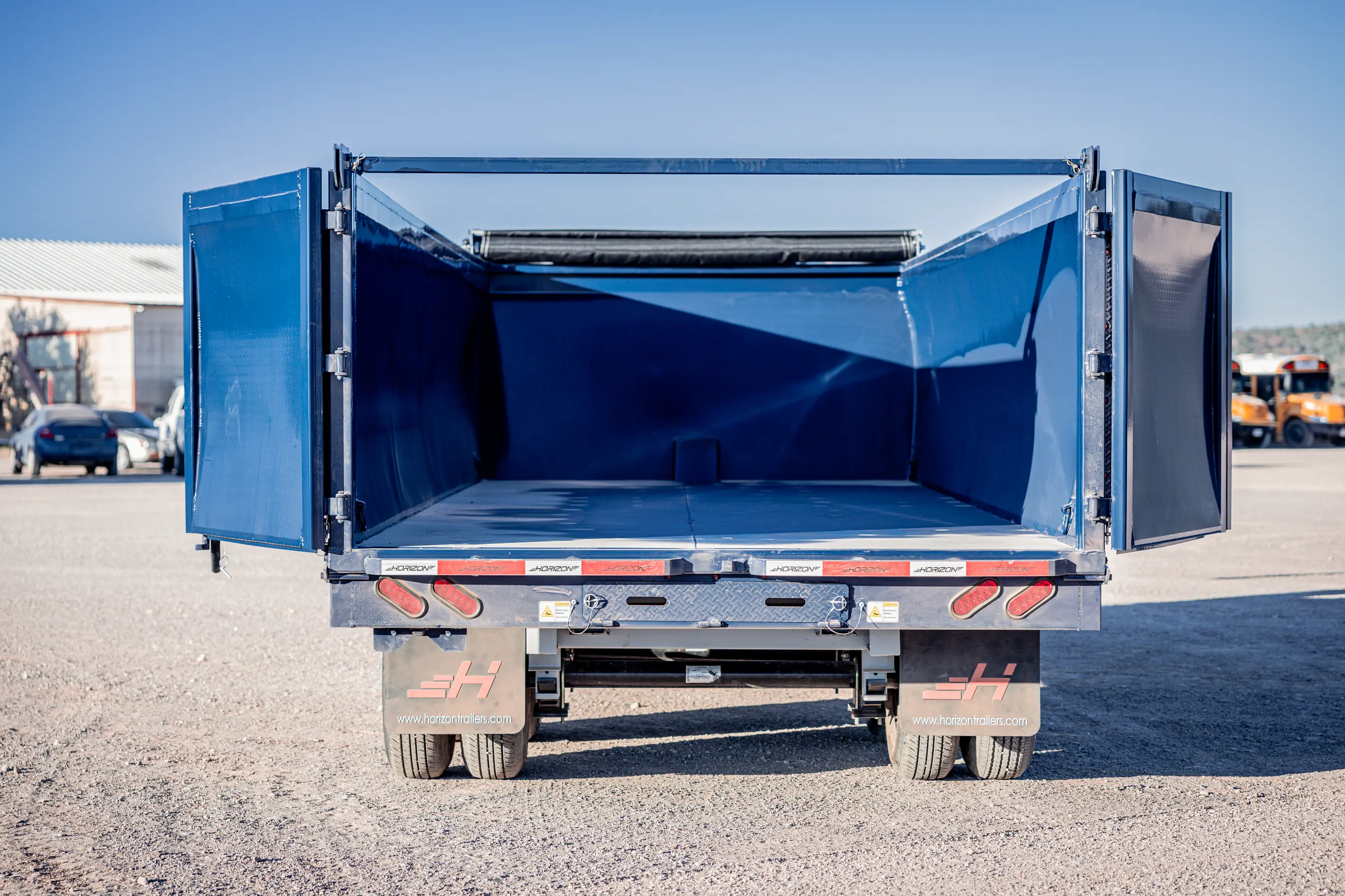 horizon trailers img